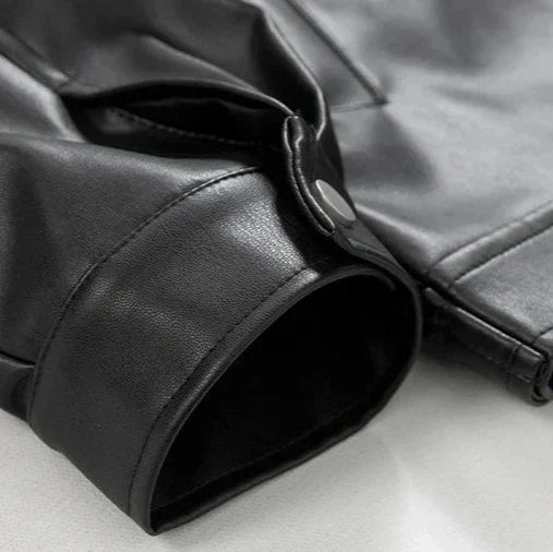 Versatile men's streetwear bomber jacket in durable, soft leather for casual wear.