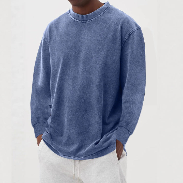 Men's oversized casual sweater in a relaxed fit for comfortable everyday style.