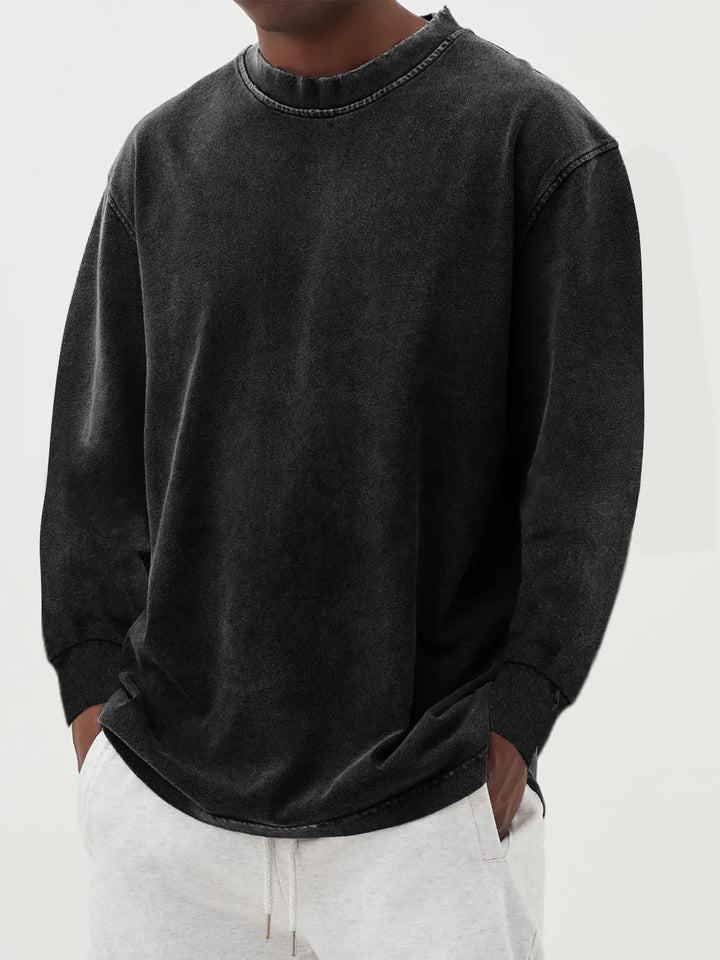 Fashionable men's oversized casual sweater, a versatile pullover for stylish men.