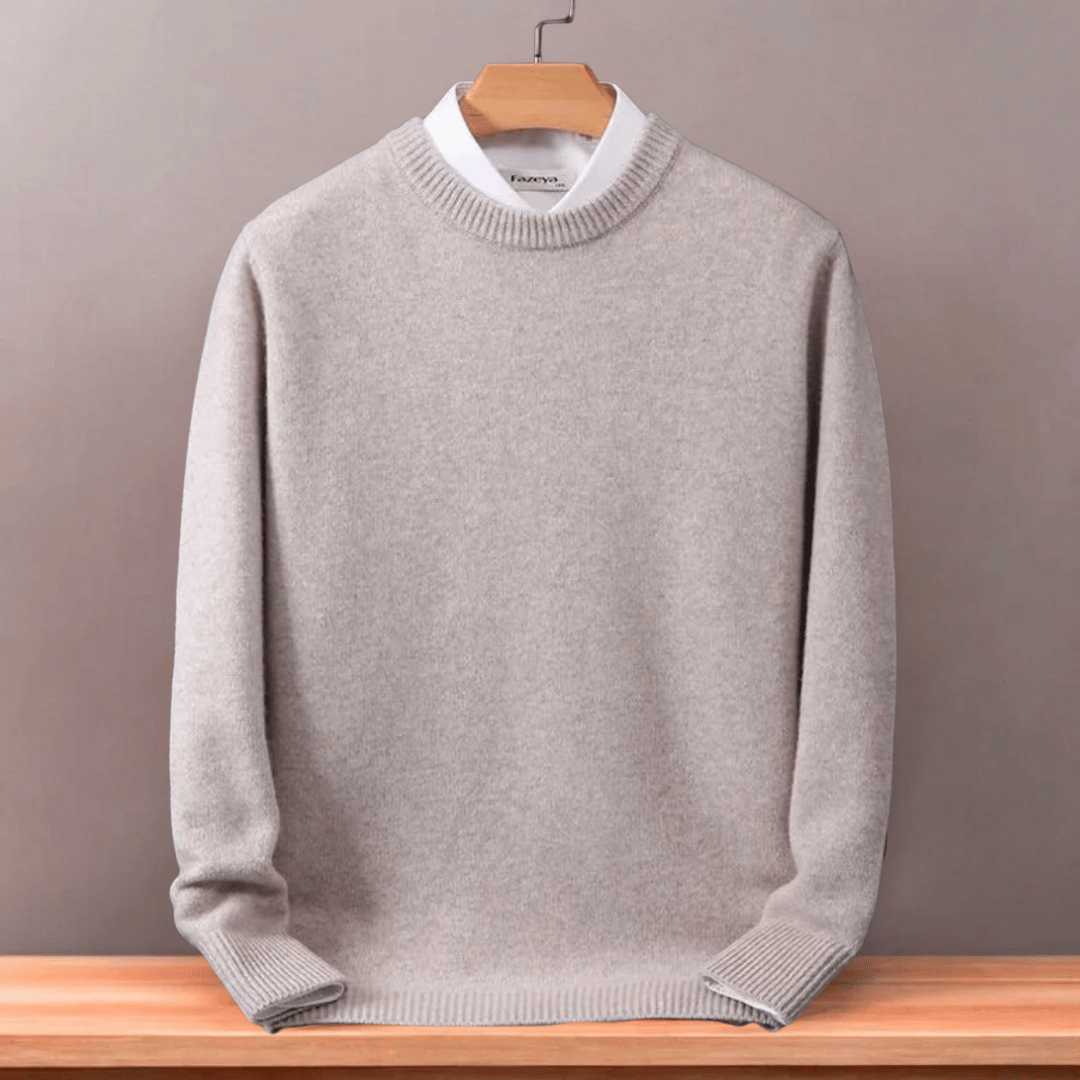 Warm men's oversized knit pullover sweater. Ultimate comfort for chilly autumn & winter casual fashion.