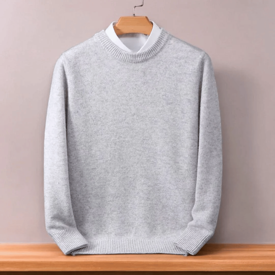 Comfortable men's oversized knit crew neck pullover sweater with a relaxed fit for everyday casual style.
