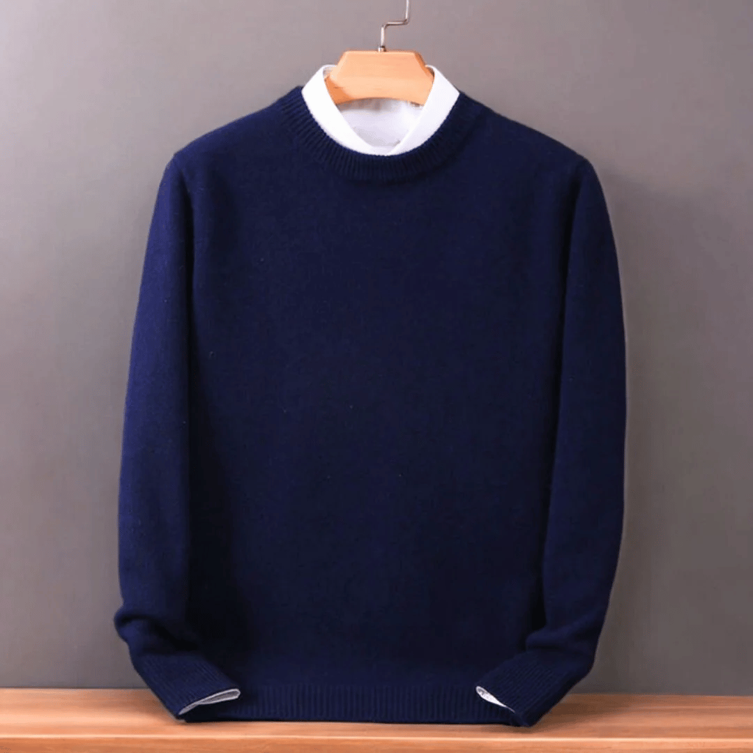 Men's casual oversized knit pullover sweater. Warm, comfortable & loose fit, perfect for autumn/winter layering.