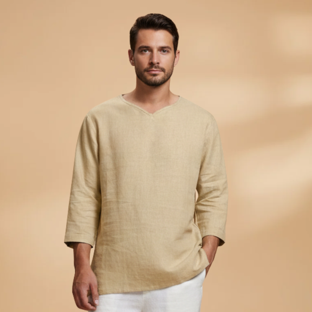 Versatile men's oversized shirt with relaxed fit & button-down front. Perfect for smart casual wear.