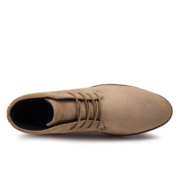Practical men's lace-up ankle boots, ideal for walking and everyday versatility.