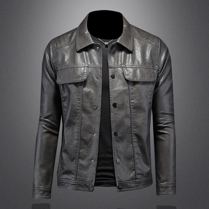 Experience premium quality in this men's leather moto jacket, perfect for timeless casual style.