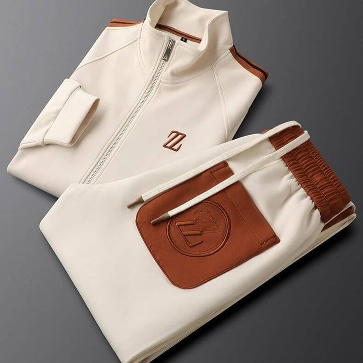 Comfortable men's athletic set, perfect for gym wear, fall fashion, and relaxed casual style.