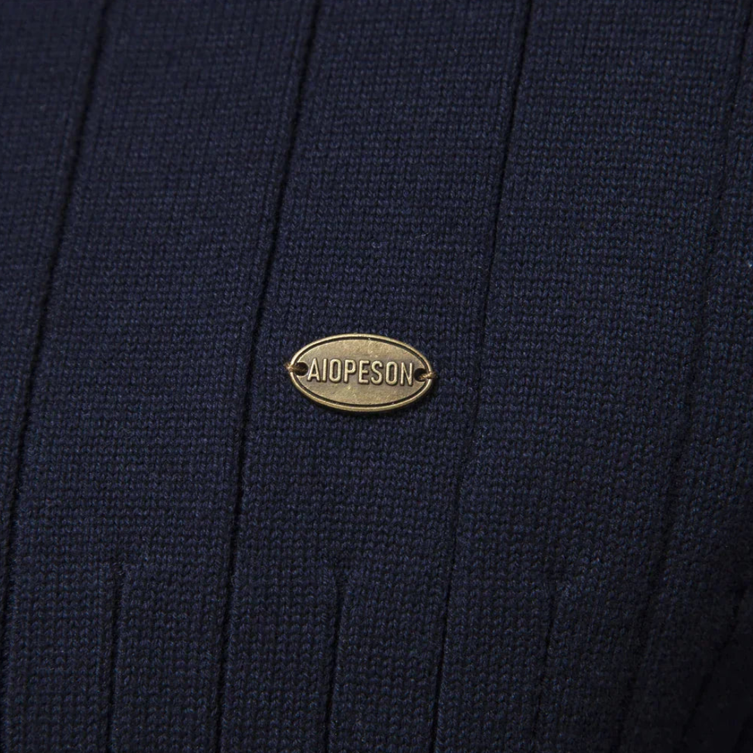 Stylish men's quarter-zip long-sleeve sweater. Ideal for everyday wear, layering & versatile fashion.