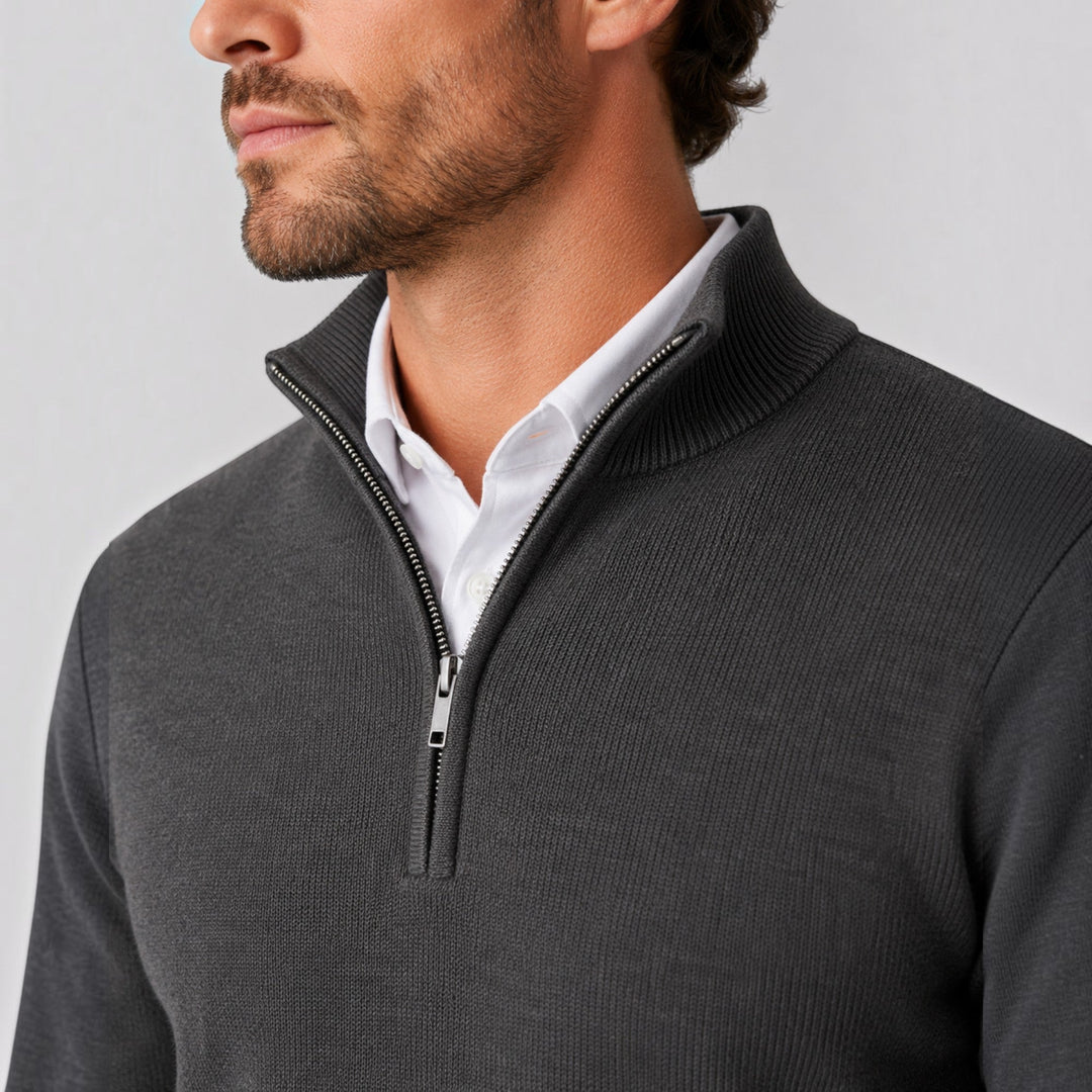 High-quality men's quarter zip pullover. Combines comfort with a sophisticated aesthetic.