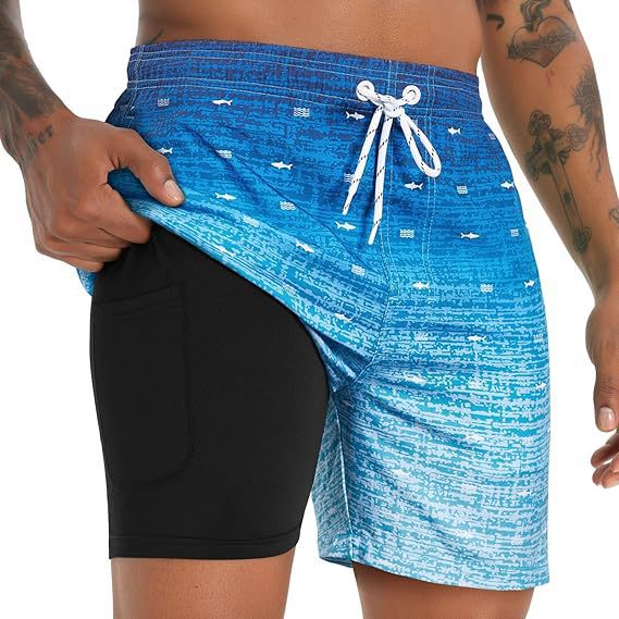 Versatile men's quick-dry swim trunks, casual shorts for summer fashion, beach & poolside.