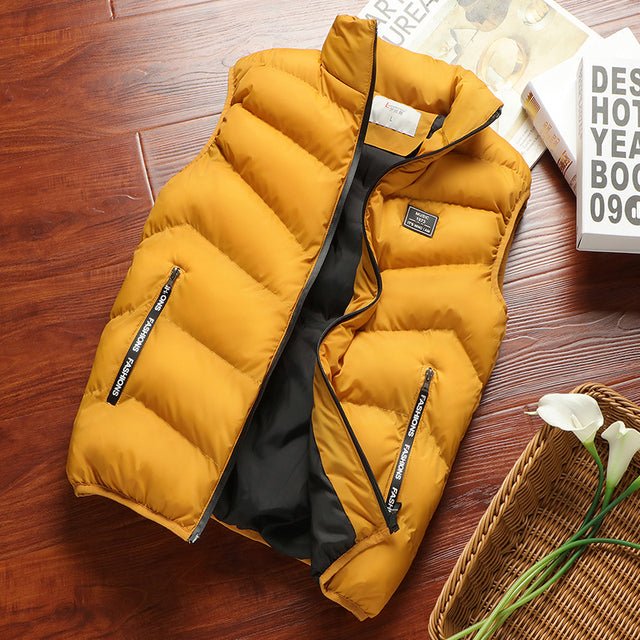 Outdoor adventure ready: men's durable polyester quilted bodywarmer