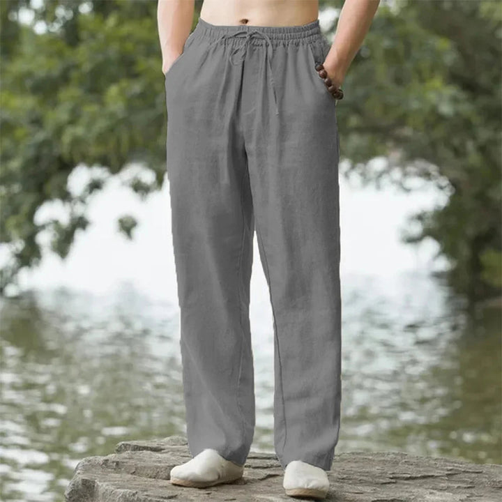 Casual men's summer beach pants, relaxed fit, perfect for vacation or effortless warm-weather style.