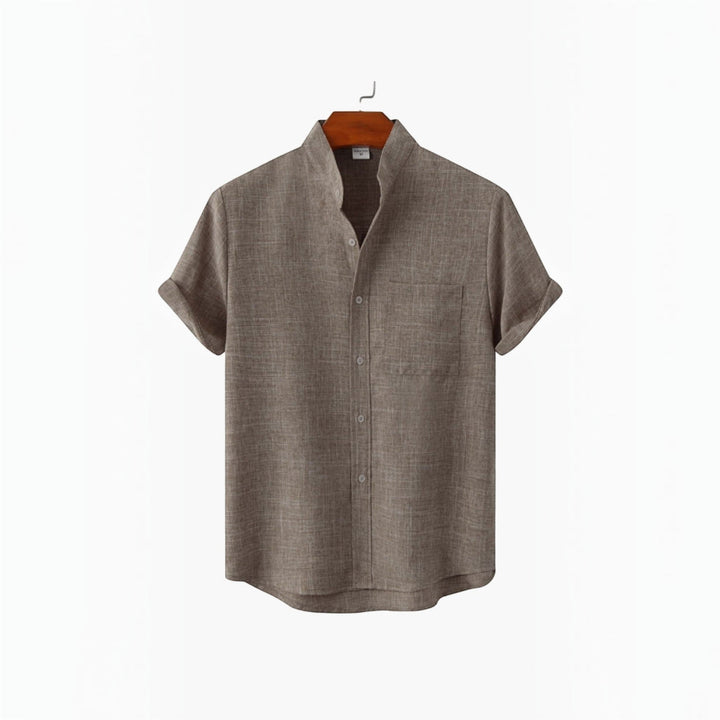 Breathable men's travel shirt, relaxed fit, perfect for summer adventures.