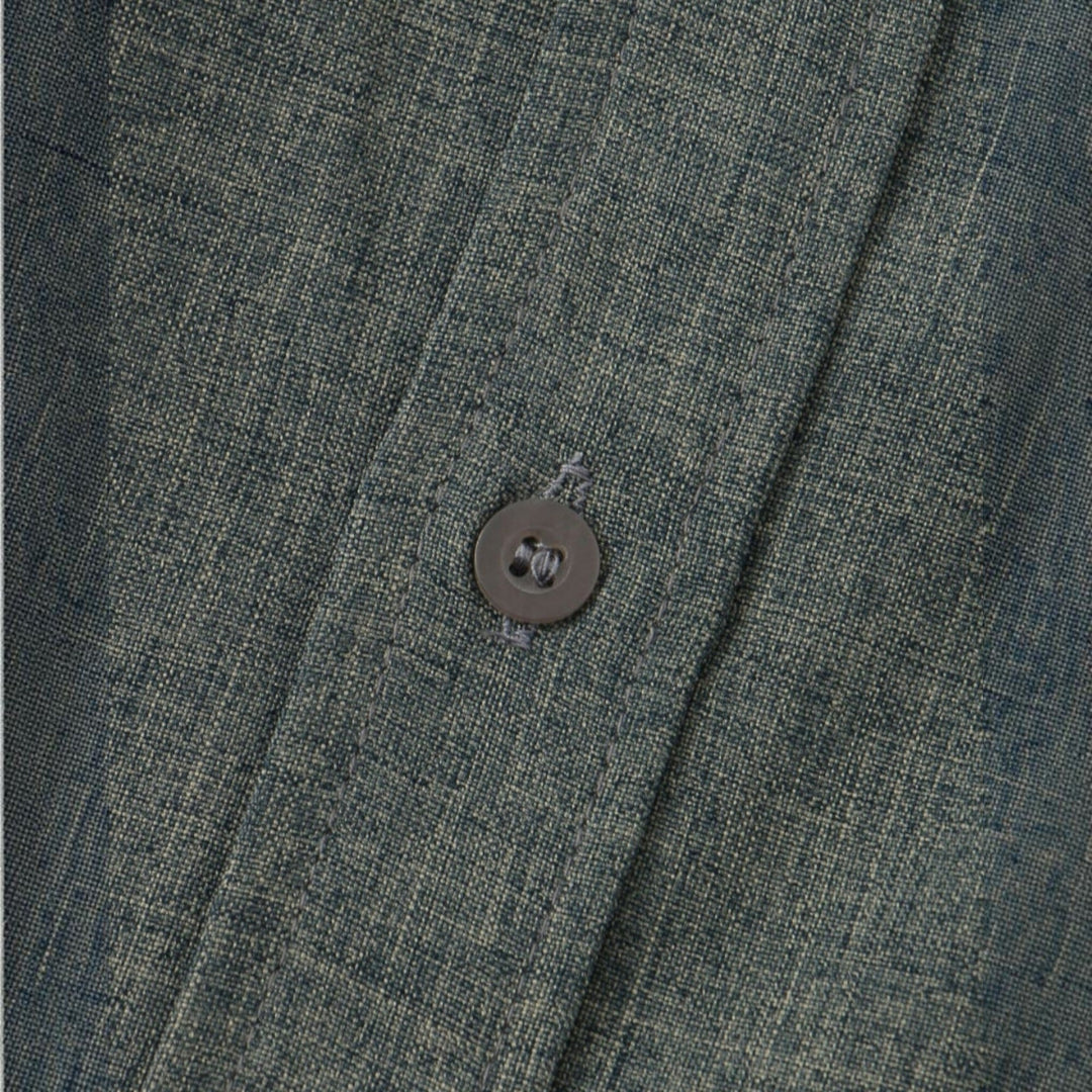 Relaxed fit men's lightweight shirt, ideal for stylish vacation, travel & everyday wear.