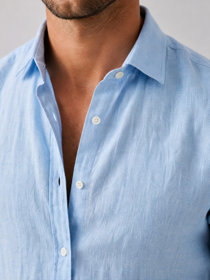 Versatile men's long sleeve button-up shirt, relaxed fit for everyday wear.