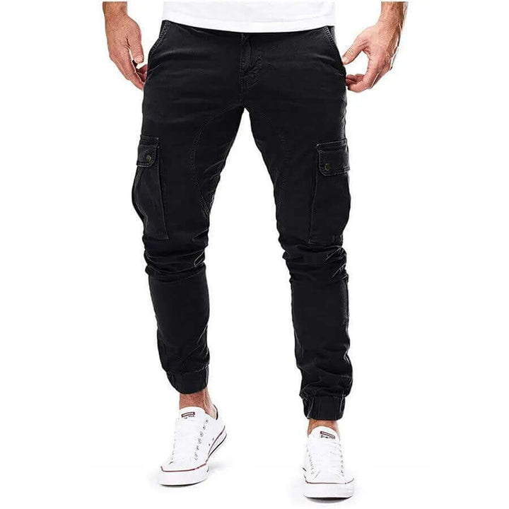 Everyday men's joggers, relaxed fit cargo style, ensuring comfort for casual and streetwear outfits.