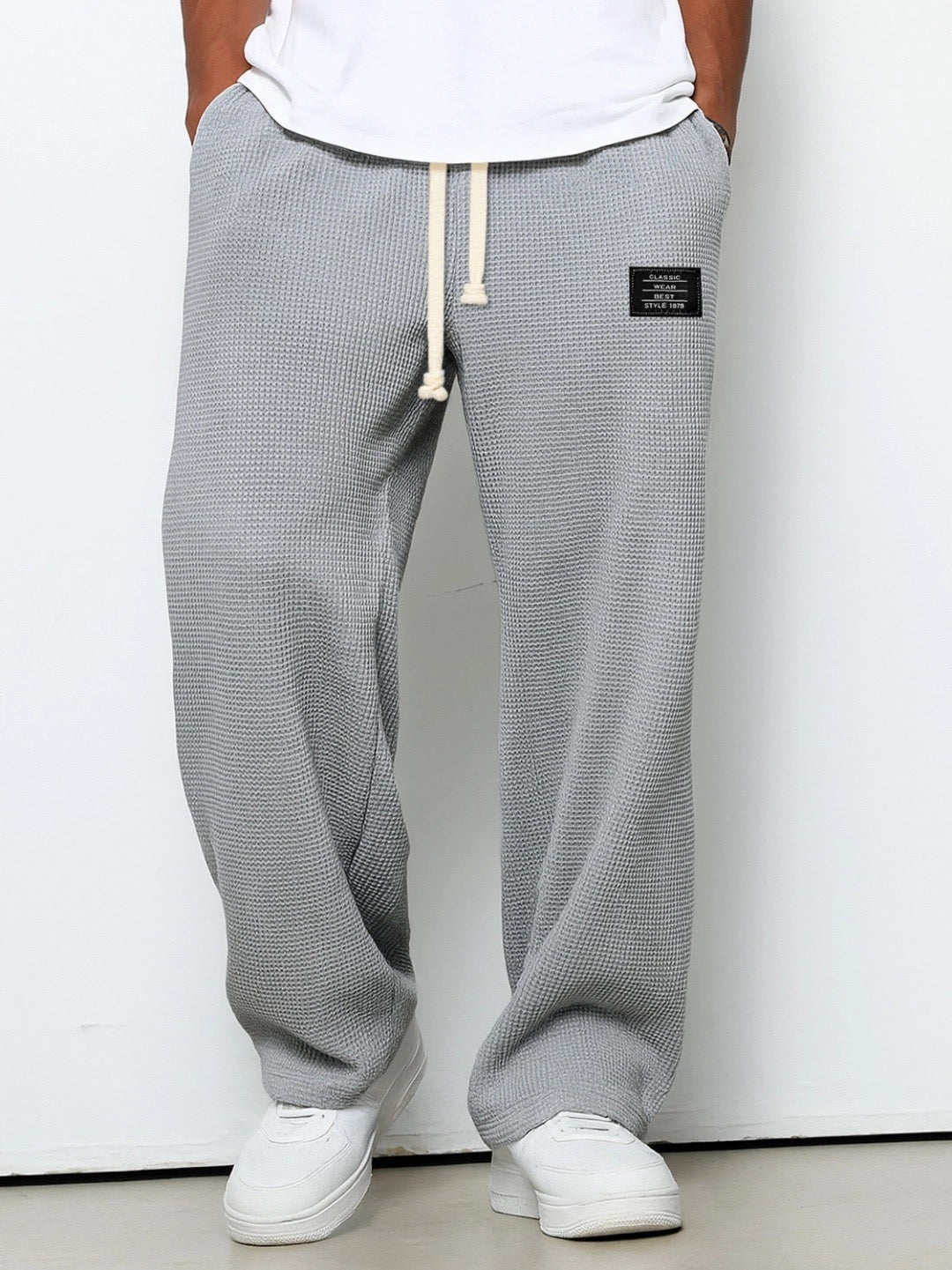 Casual men's straight leg trousers in a relaxed fit for ultimate everyday comfort.
