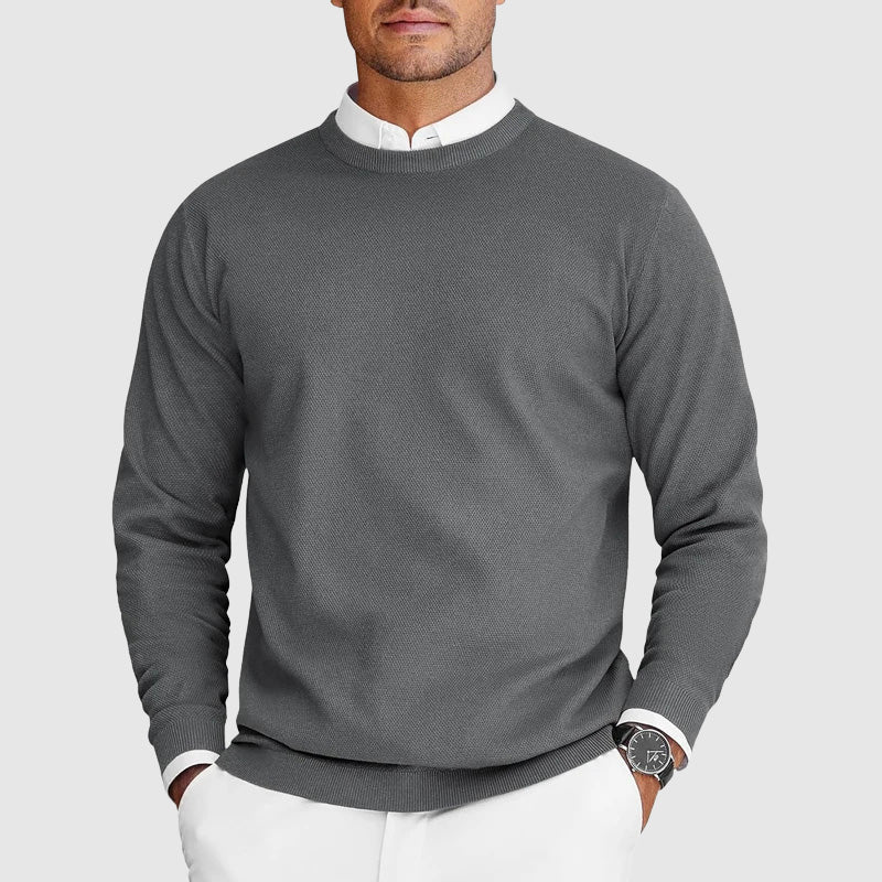 Essential men's relaxed crew-neck jumper, ideal for casual and smart casual wear. Comfortable long-sleeve pullover.