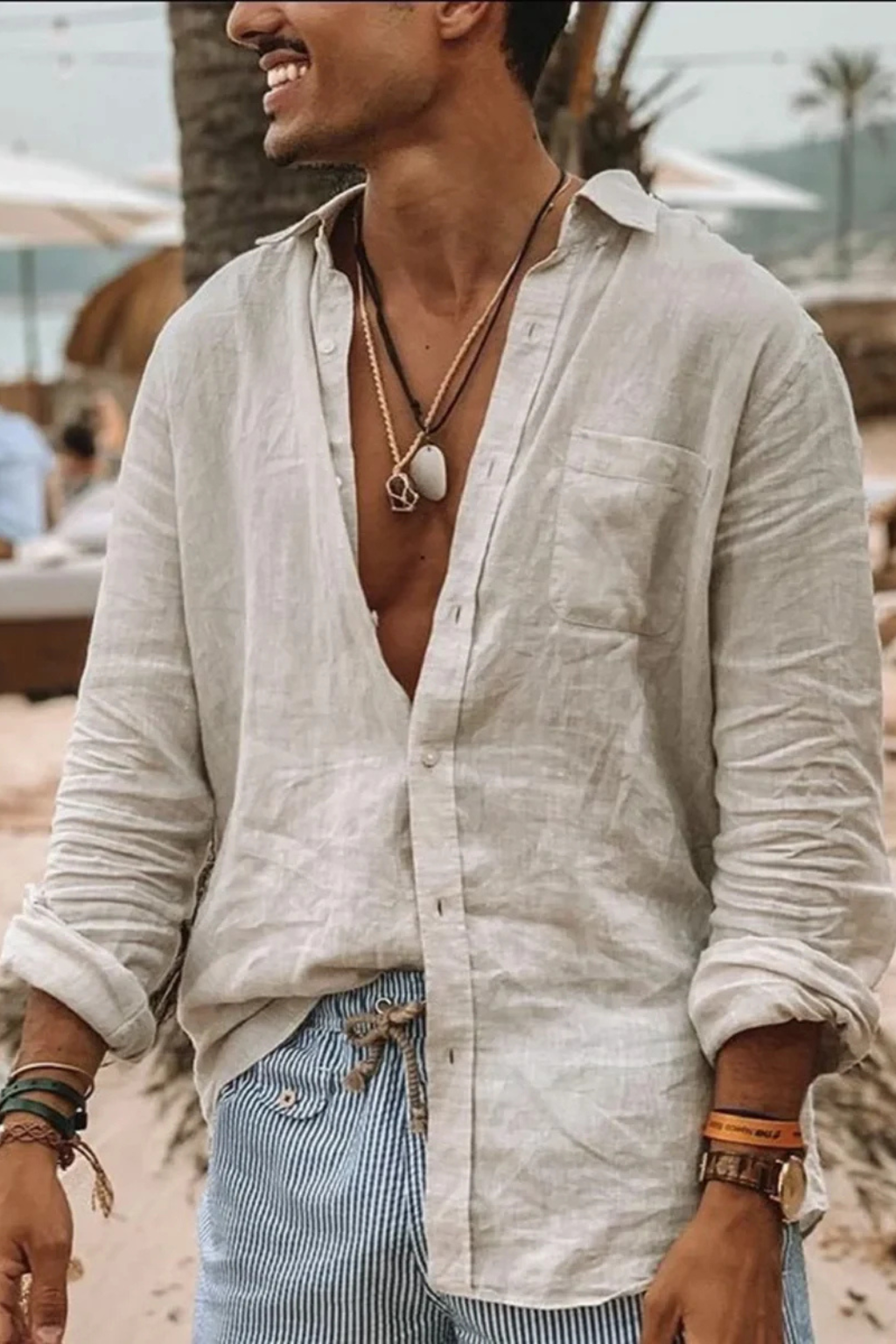 Stylish men's long sleeve button-down collared shirt with a comfortable relaxed fit, perfect for spring/summer fashion.