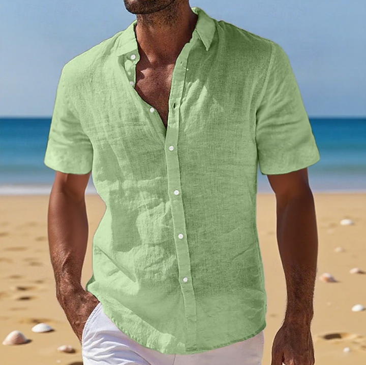 Lightweight & breathable men's relaxed fit short sleeve shirt, a stylish button-down for summer fashion.