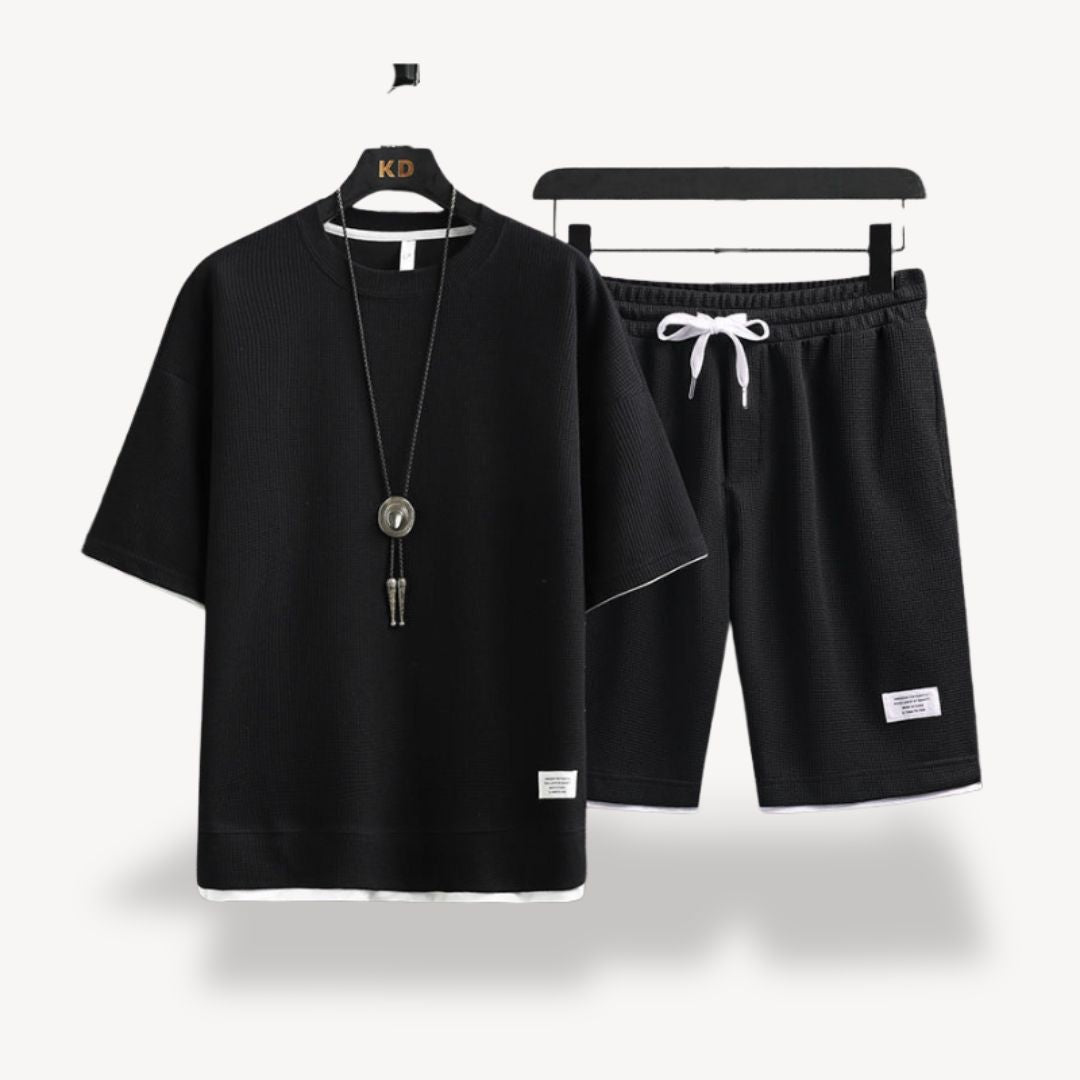 Comfortable men's loungewear shorts set, featuring a relaxed fit for ultimate everyday comfort and style.