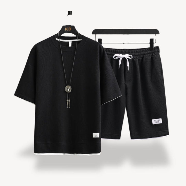 Comfortable men's loungewear shorts set, featuring a relaxed fit for ultimate everyday comfort and style.