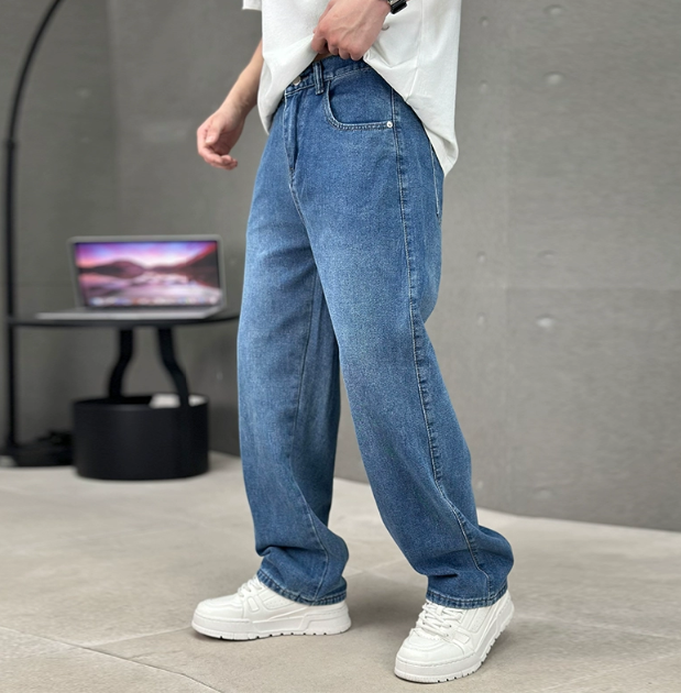 Classic men's relaxed fit straight leg jeans, offering comfort & a versatile look for any casual occasion.