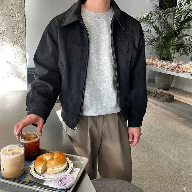 Tailored men's relaxed fit suit jacket, versatile casual blazer. Solid color smart casual outerwear for spring & autumn fashion.