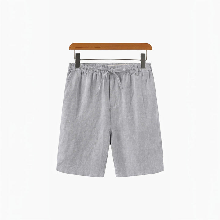 Versatile men's summer shorts with a relaxed fit, ideal for beach days & casual wear.
