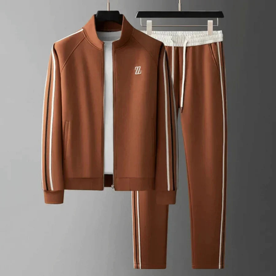 Men's comfortable casual set, a relaxed fit tracksuit ideal for everyday wear, lounge, or gym clothes.