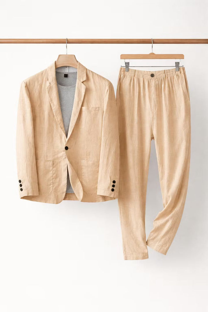 Men's comfortable two-piece suit: relaxed fit blazer & dress pants, perfect for formal or smart casual.