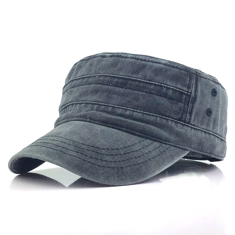 Classic men's retro military cap, featuring a sleek design. Vintage army look, stylish headwear for all seasons.