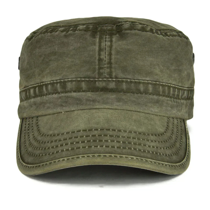 Fashionable men's vintage cap in a comfortable cotton blend fabric.