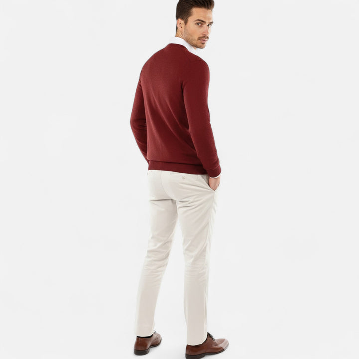 Versatile men's sweater, perfect for casual wear and layering