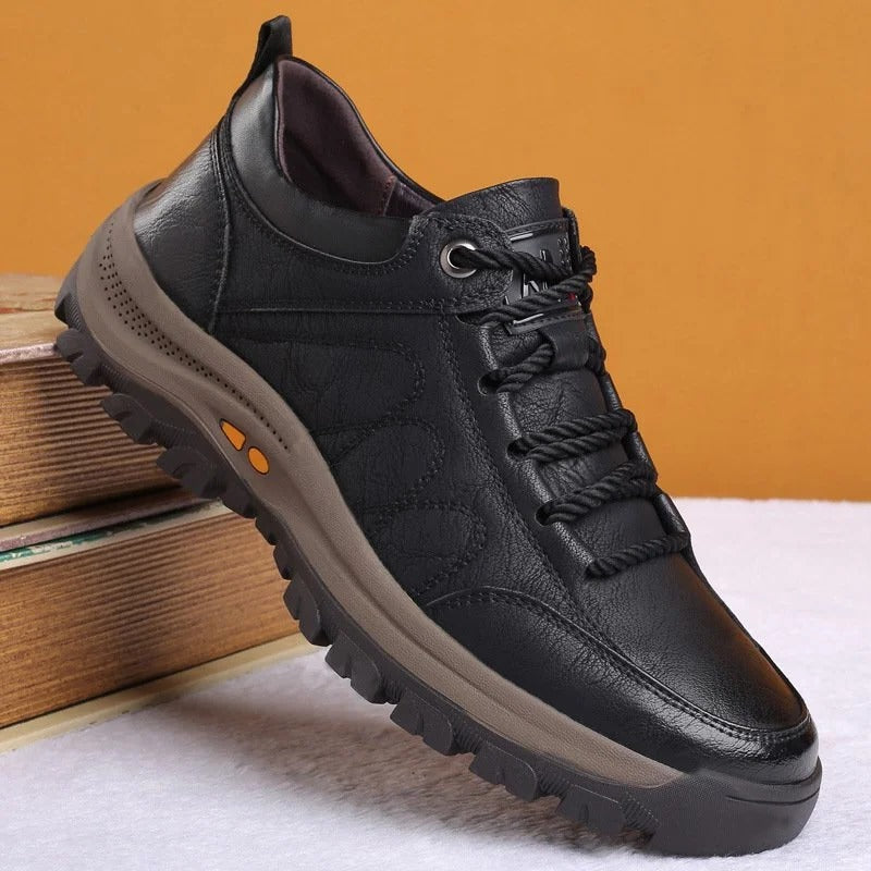 Stylish men's rugged textured low-top lace-up shoes with durable design; versatile casual footwear.