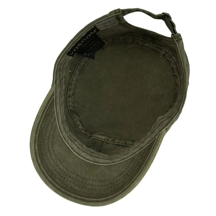 Vintage men's baseball cap with a rugged, distressed look, a timeless and adjustable casual accessory.