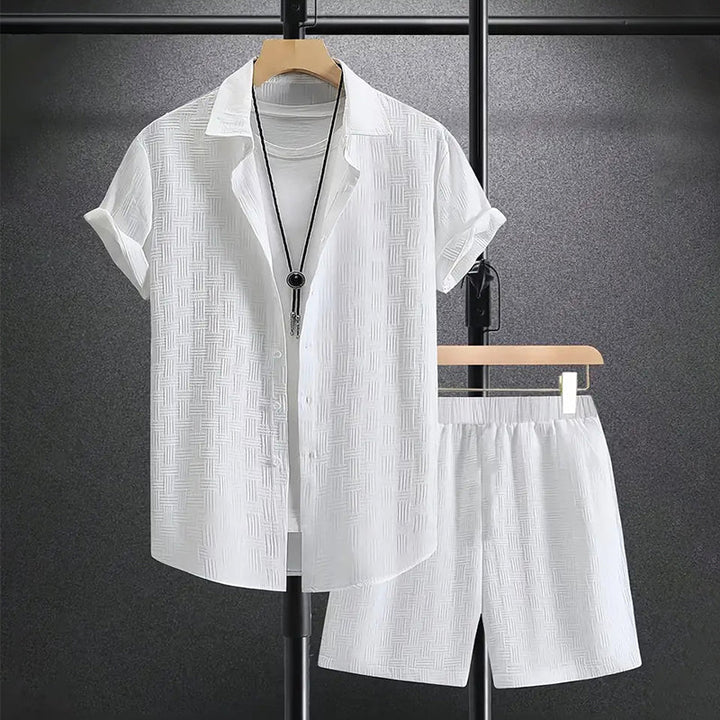 Men's casual set: fashionable short sleeve button-down and shorts