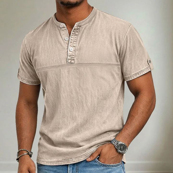 Casual men's henley shirt, short sleeve, stand collar. Ideal for comfortable summer everyday wear.