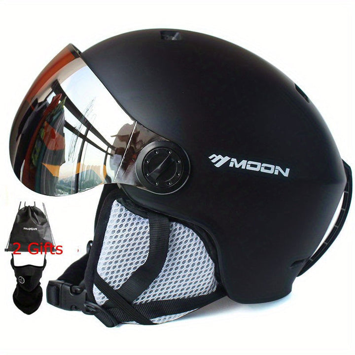 Durable men's outdoor sports helmet, perfect for winter adventures.