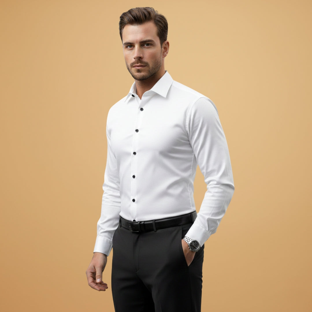 Essential slim fit shirt for men, featuring a pointed collar and button closure