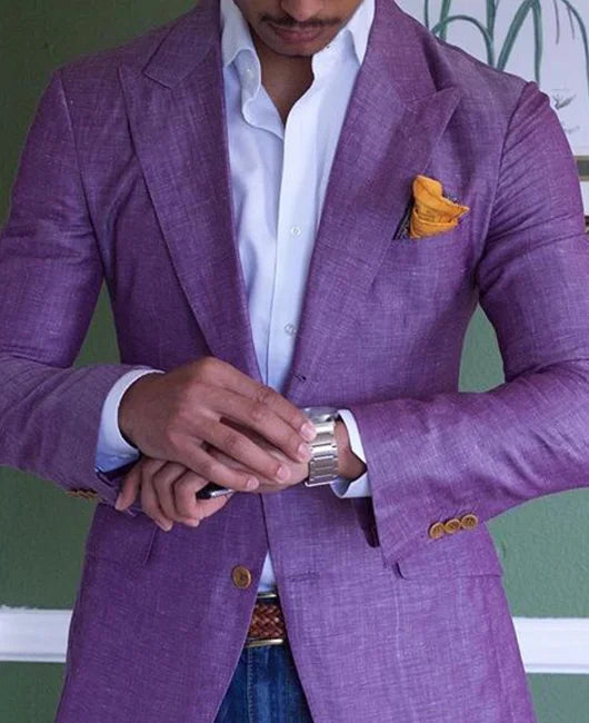 Elegant men's plaid suit jacket, slim fit, featuring a notch lapel. Ideal for formal or stylish casual wear.