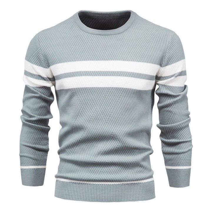 Classic men's striped sweater with a crew neck and slim fit. Ideal for versatile casual style.