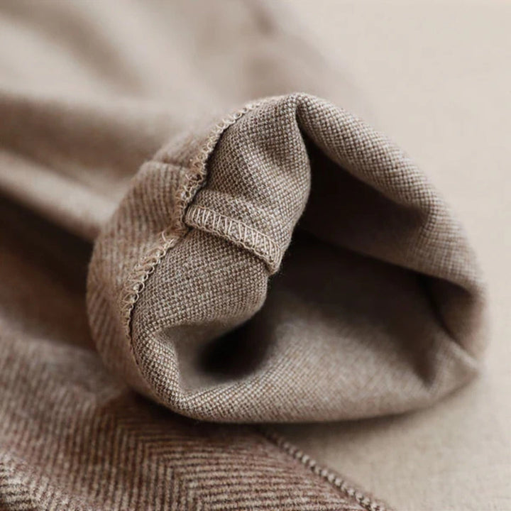 Modern men's slim fit tailored ankle-length dress pants, combining comfort with a stylish look.