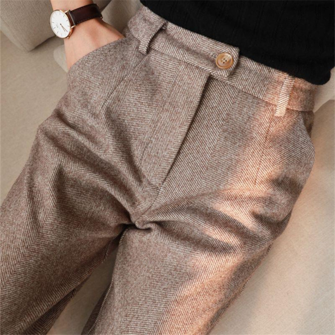 Stylish men's slim fit tailored ankle-length dress pants, a key piece for modern fashion trends.