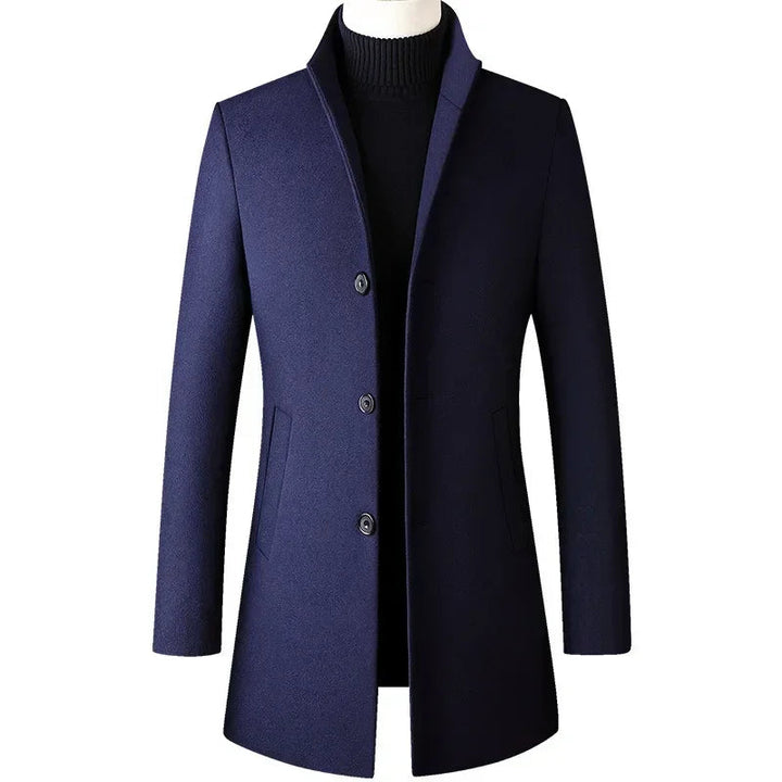 Casual yet stylish men's jacket, perfect for modern winter fashion.