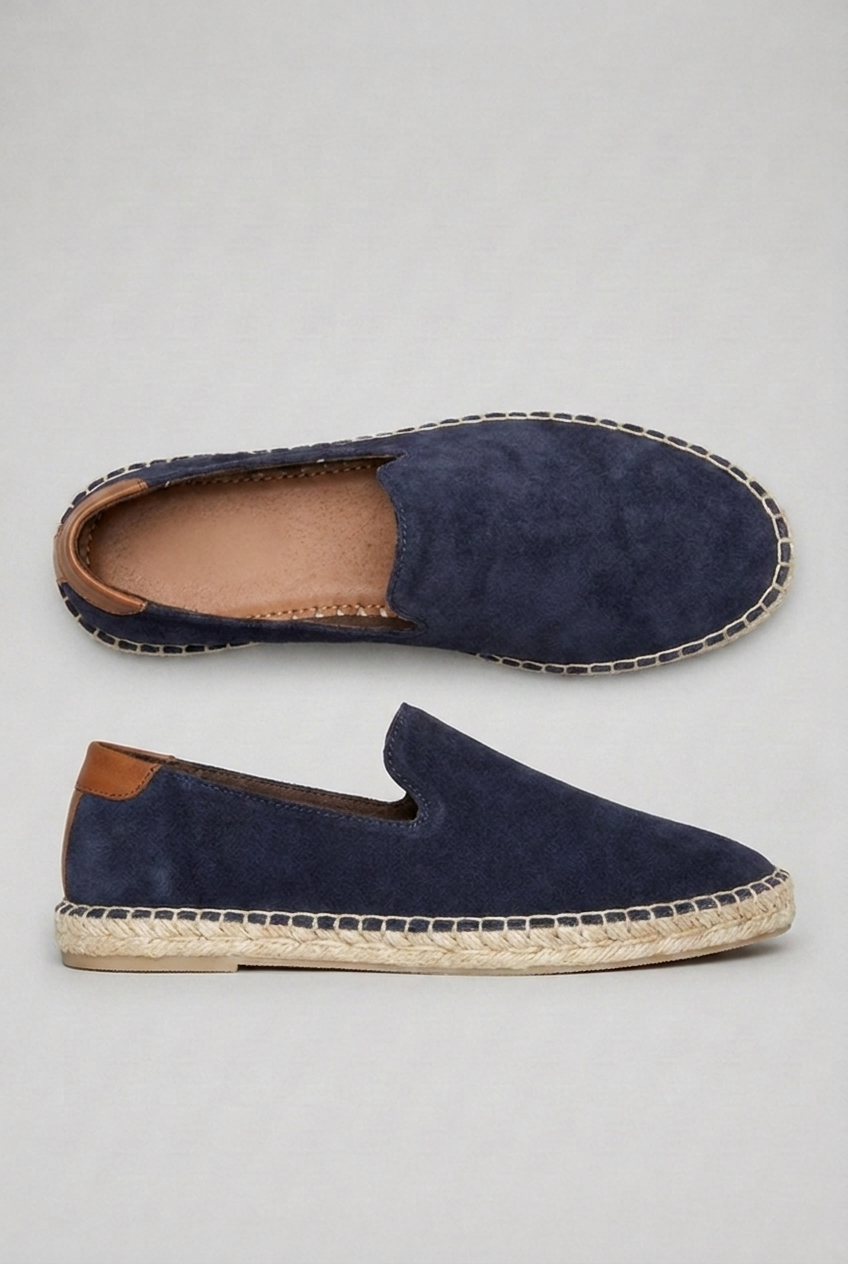 Stylish men's summer loafers, featuring a breathable design for warm weather.