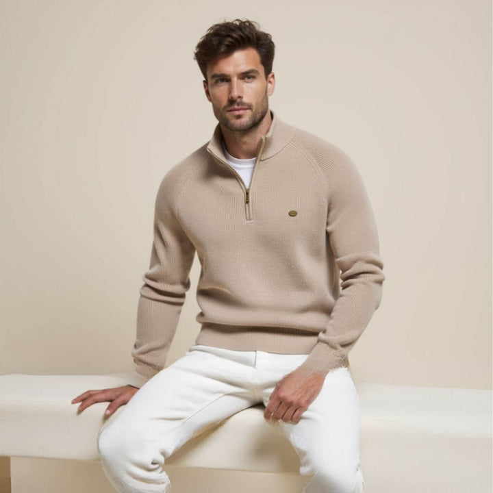 Durable and soft men's crewneck sweater, providing comfortable long-sleeve warmth for daily use.