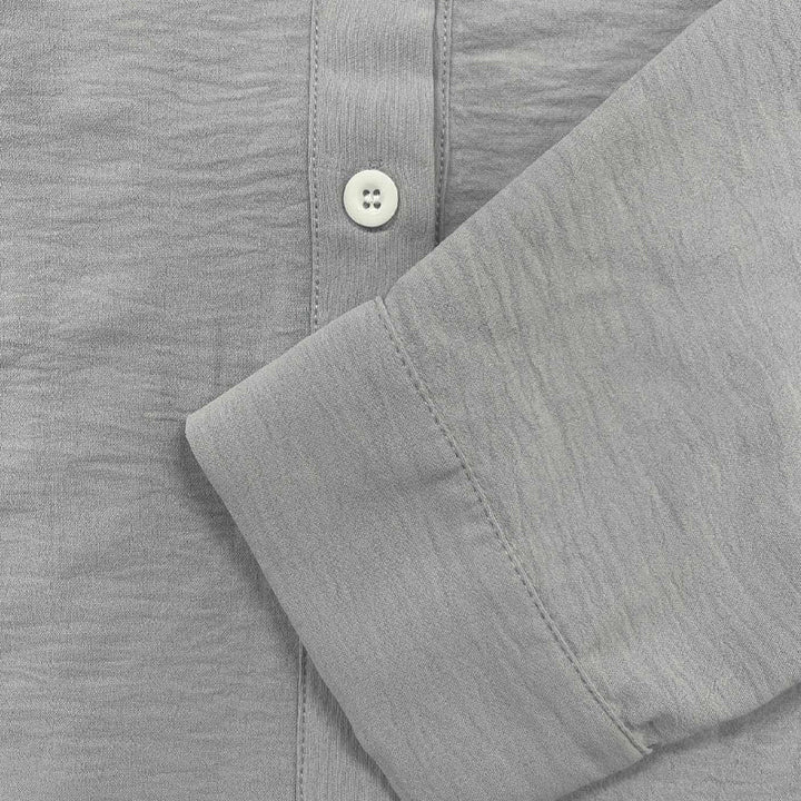 Comfortable men's breathable cotton blend button-front shirt