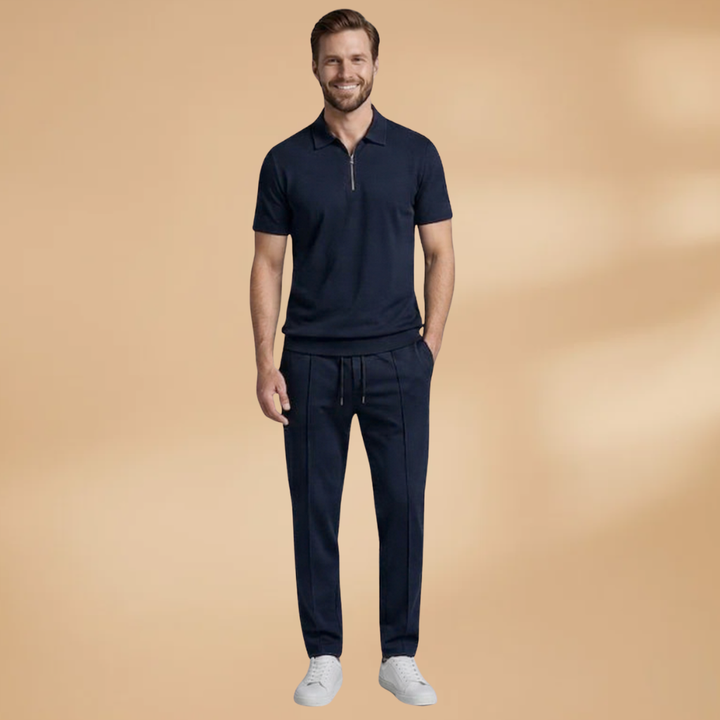Men's fashion: casual wear set with a relaxed, sporty silhouette.
