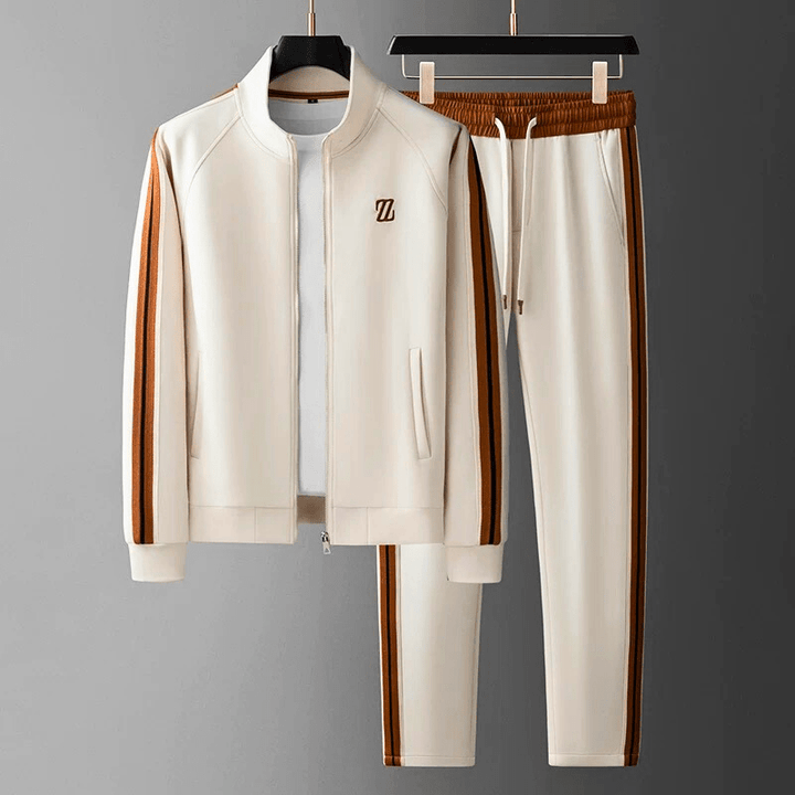 Men's fitness tracksuit, a comfy 2-piece set suitable for workouts & relaxed moments.