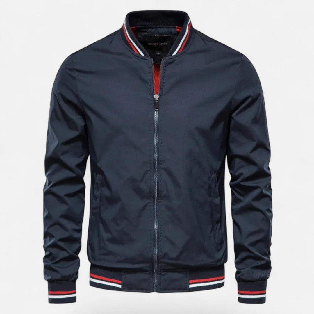 A men's versatile jacket, ideal for transitional fall weather.